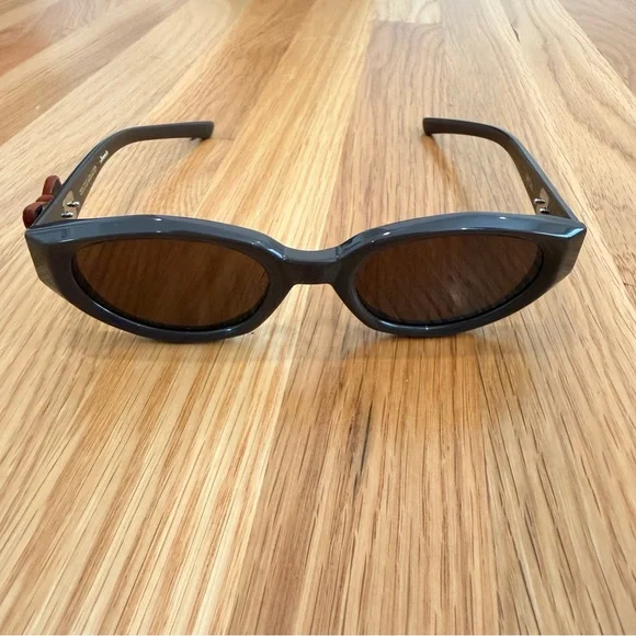 Gentle Monster Jennie Fish Tail Sunglasses - Picture 4 of 12